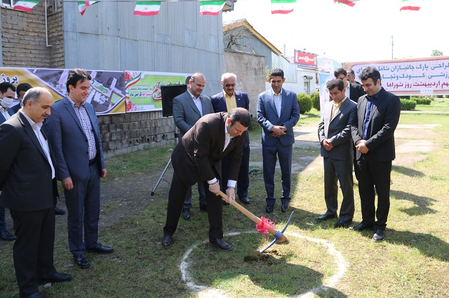 همزمان با روز شوراها پروژه بازطراحی بوستان جانبازان لاهیجان آغاز شد 